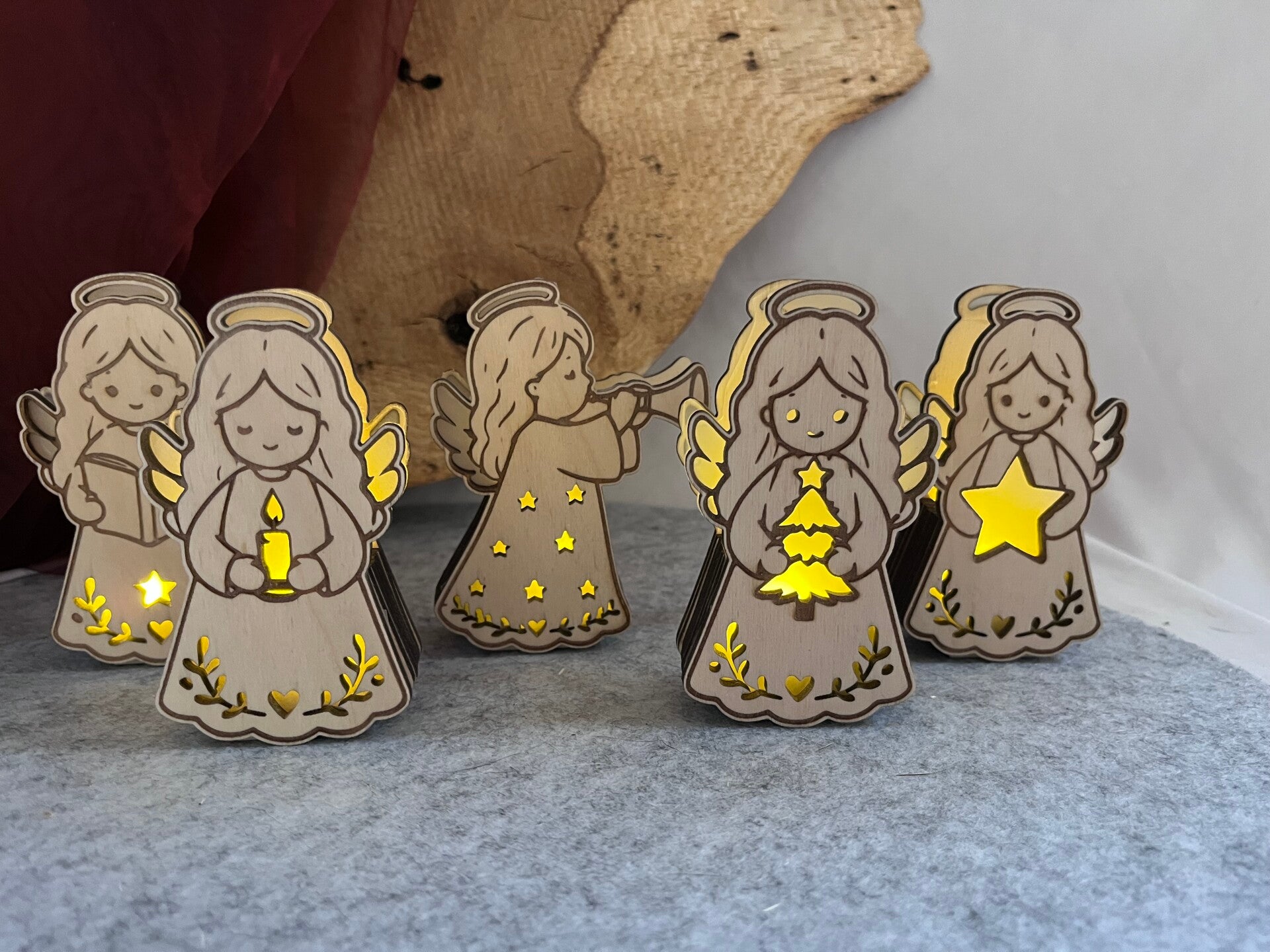 Beleuchtete Weihnachtsengel aus Holz