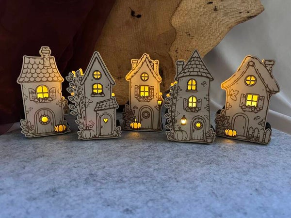 Beleuchtete Herbsthäuser aus Holz als Set oder einzeln