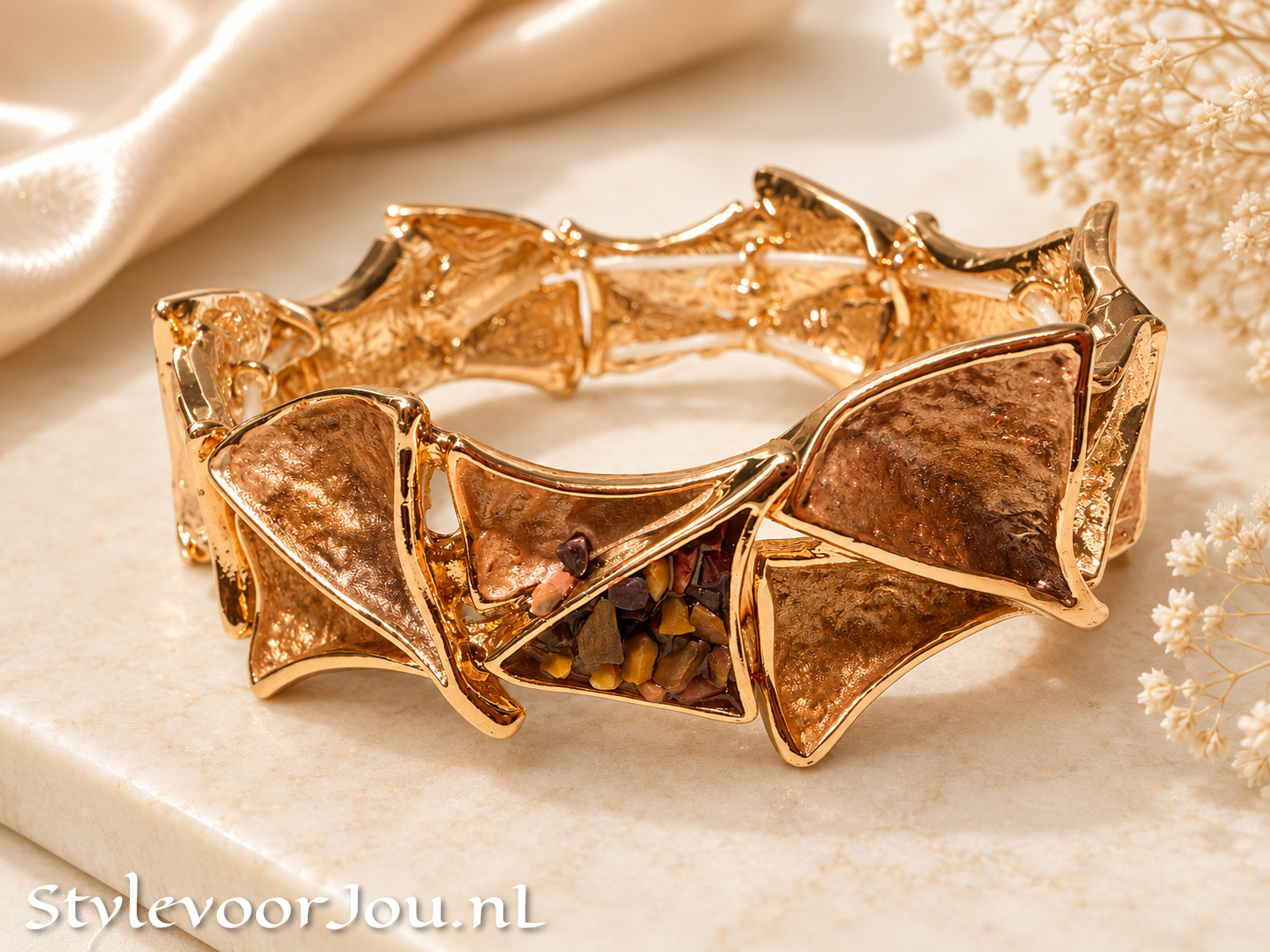 ✨ Artistieke armband in warme bruintinten
