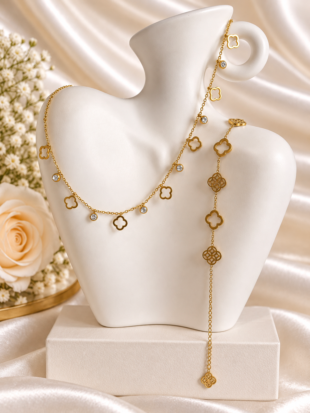 Luxe Sieradenset – Gouden Ketting & Armband met Ajour Klavertjes – Clover Ajour Set