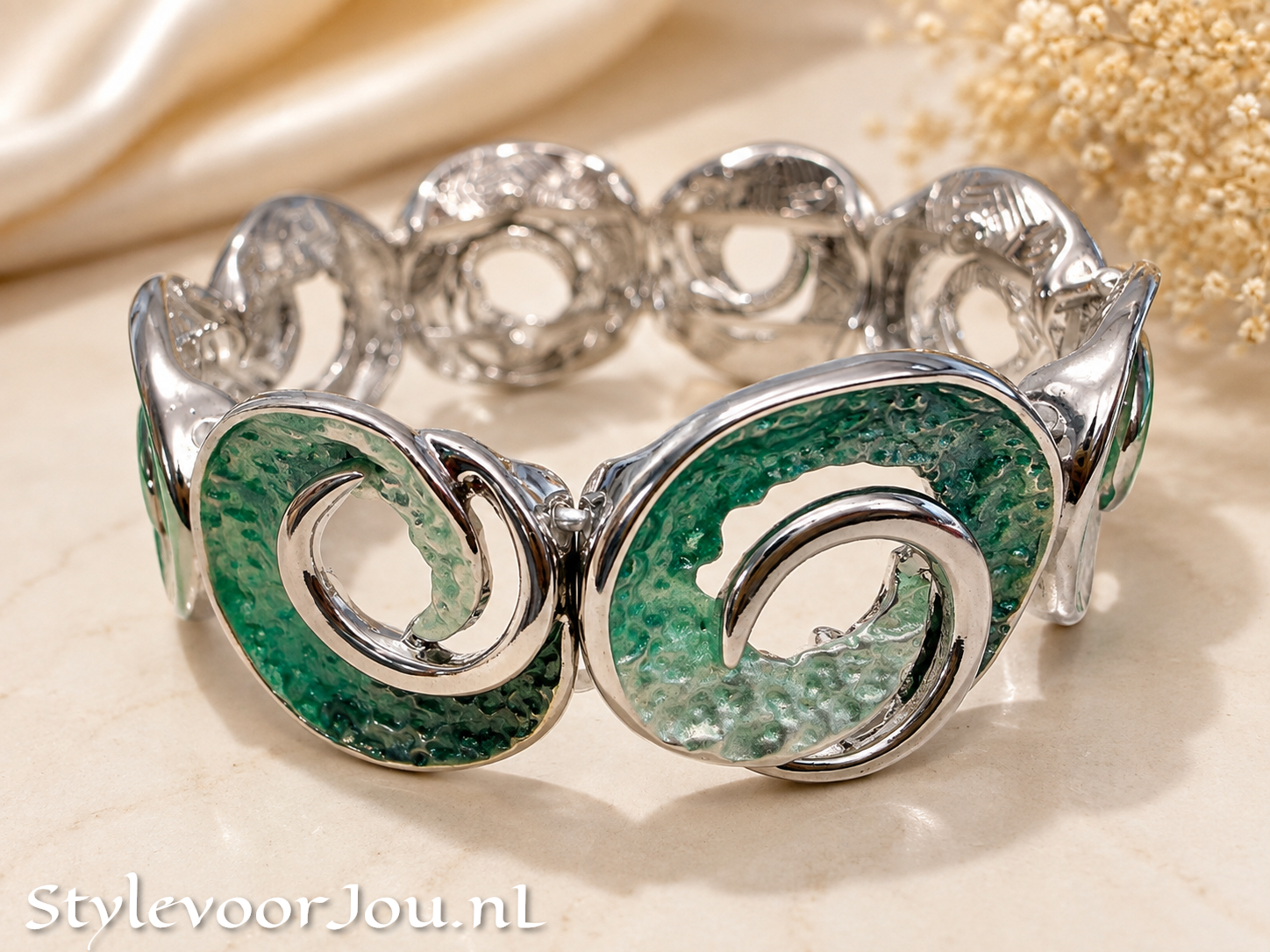 ✨ Artistieke armband in groen