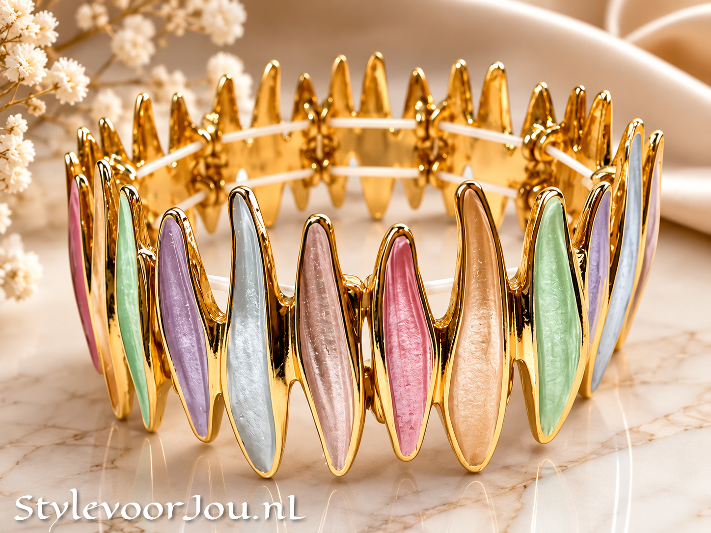 ✨ Kleurrijke armband van verguld chirurgisch staal