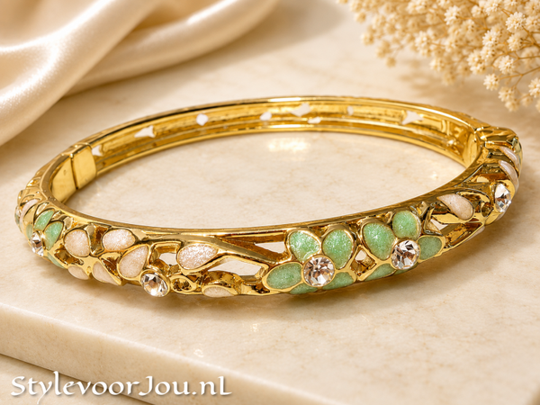 ✨ Elegante armband met mintgroene details