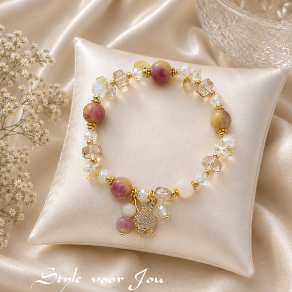 De LOVELY STONES-collectie, vervaardigd van messing, malachiet en bergkristal van de hoogste kwaliteit.