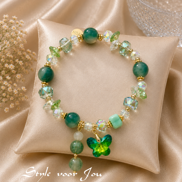 De LOVELY STONES-collectie, vervaardigd van messing van de hoogste kwaliteit, gekleurde agaat en bergkristal