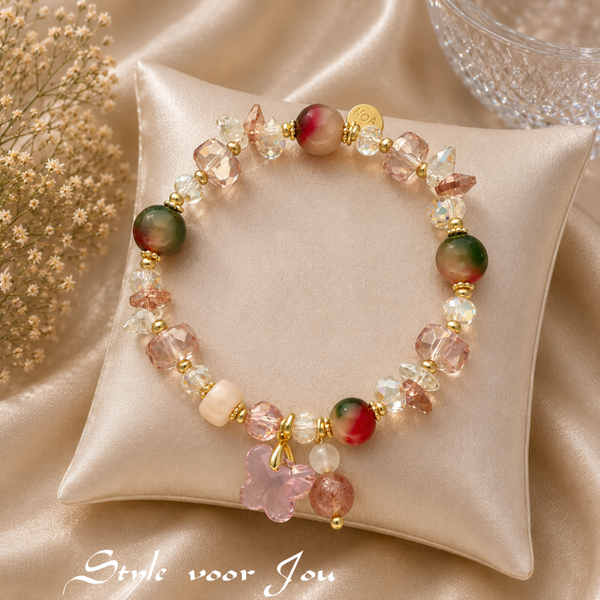 De LOVELY STONES-collectie, vervaardigd van messing van de hoogste kwaliteit, matte agaat en bergkristal