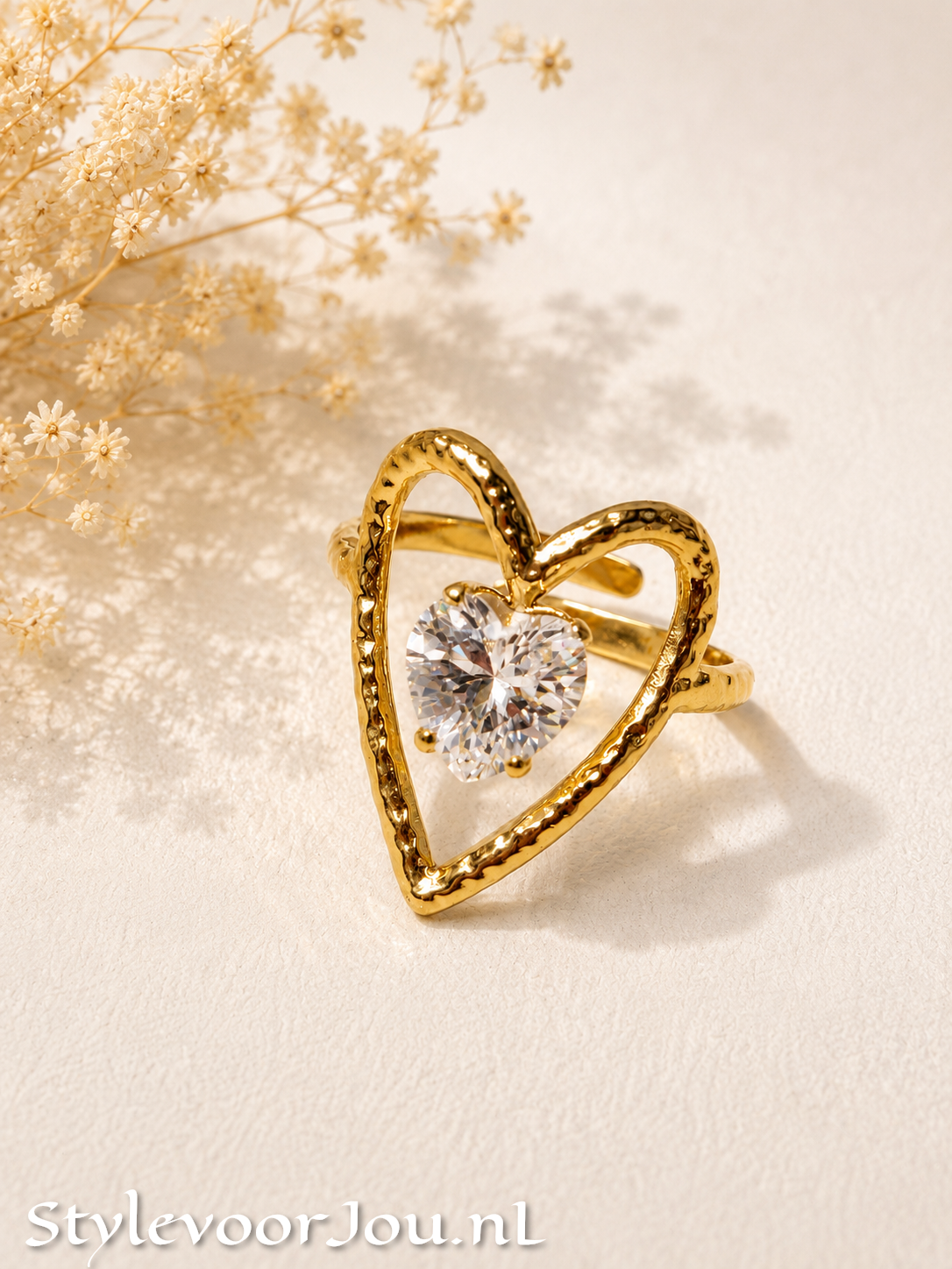 ✨ Moderne ringen met een vleugje glamour!