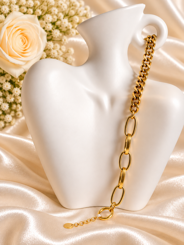 Asymmetrische Gouden Armband met Toggle-Sluiting – Eigentijdse Luxe