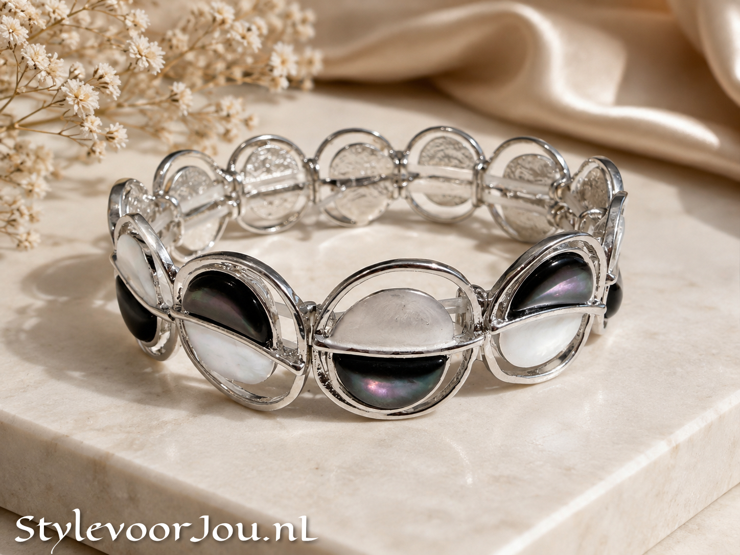 ✨ Artistieke armband met natuurlijke schelp