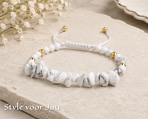 🤍 Armband van natuurlijke Howliet – rust en tijdloze elegantie 🤍