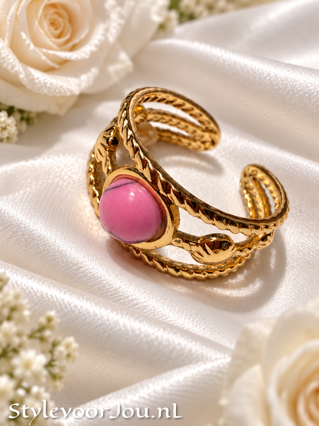 Ring met Bladdetails en Roze / Rode