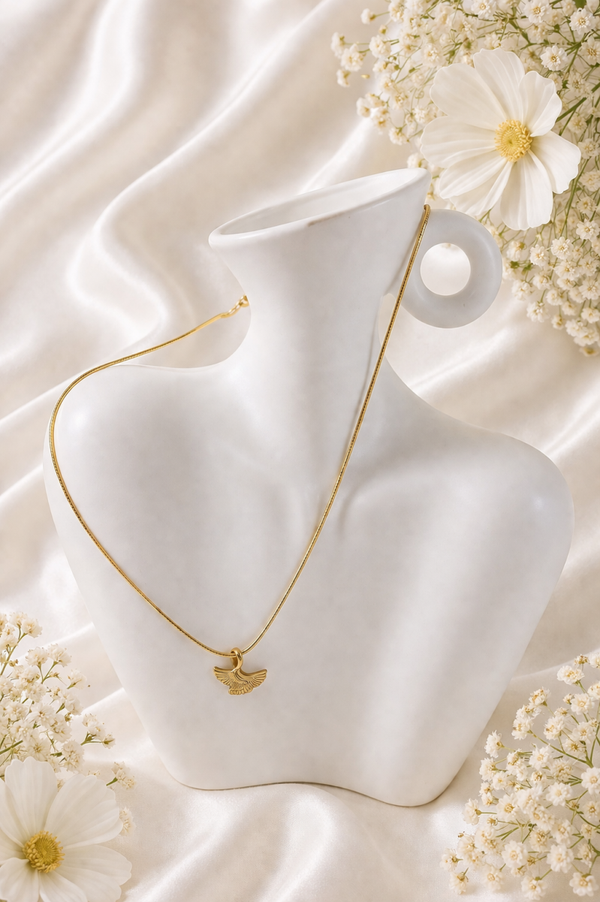 Gouden ketting met vleugel – subtiele elegantie