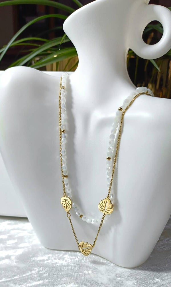 Mooie ketting met parelmoeren steentjes