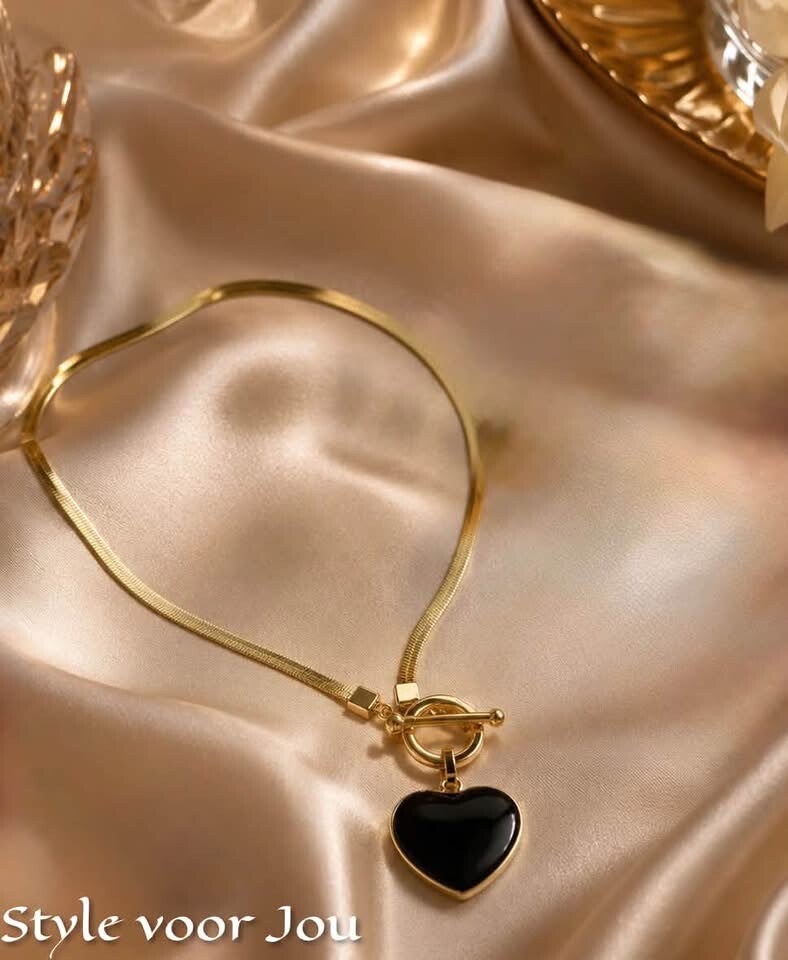 Ketting elegantie gevangen in zwart agaat