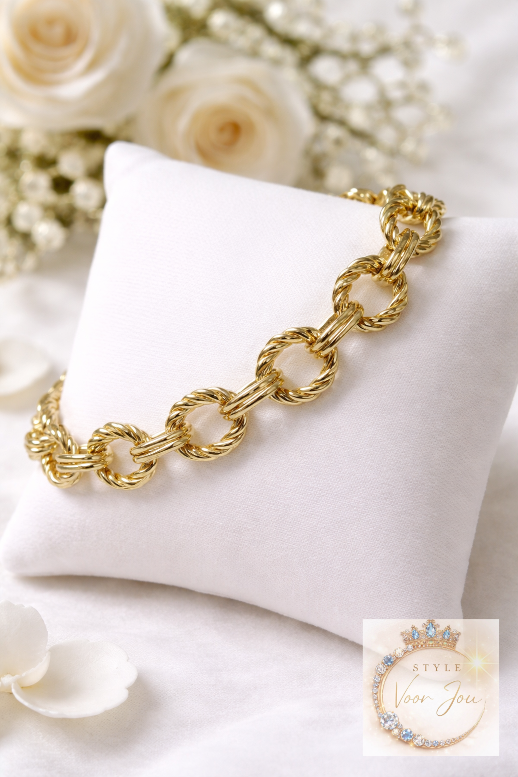 Armband in goudkleur met een tijdloos design