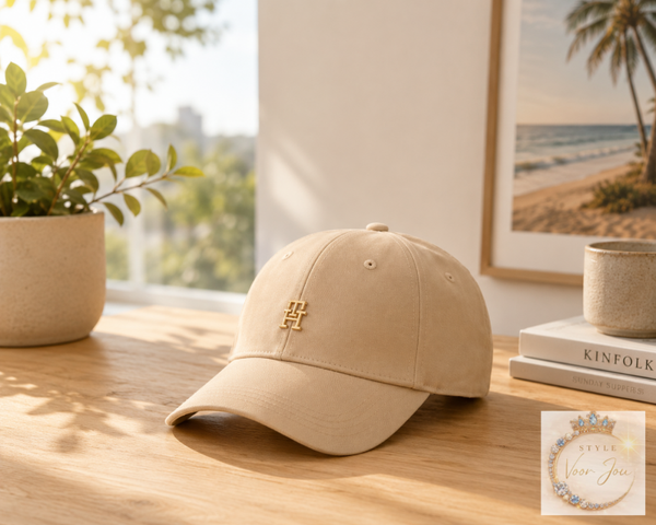 Tommy Hilfiger elegante beige pet met gouden detail ✨
