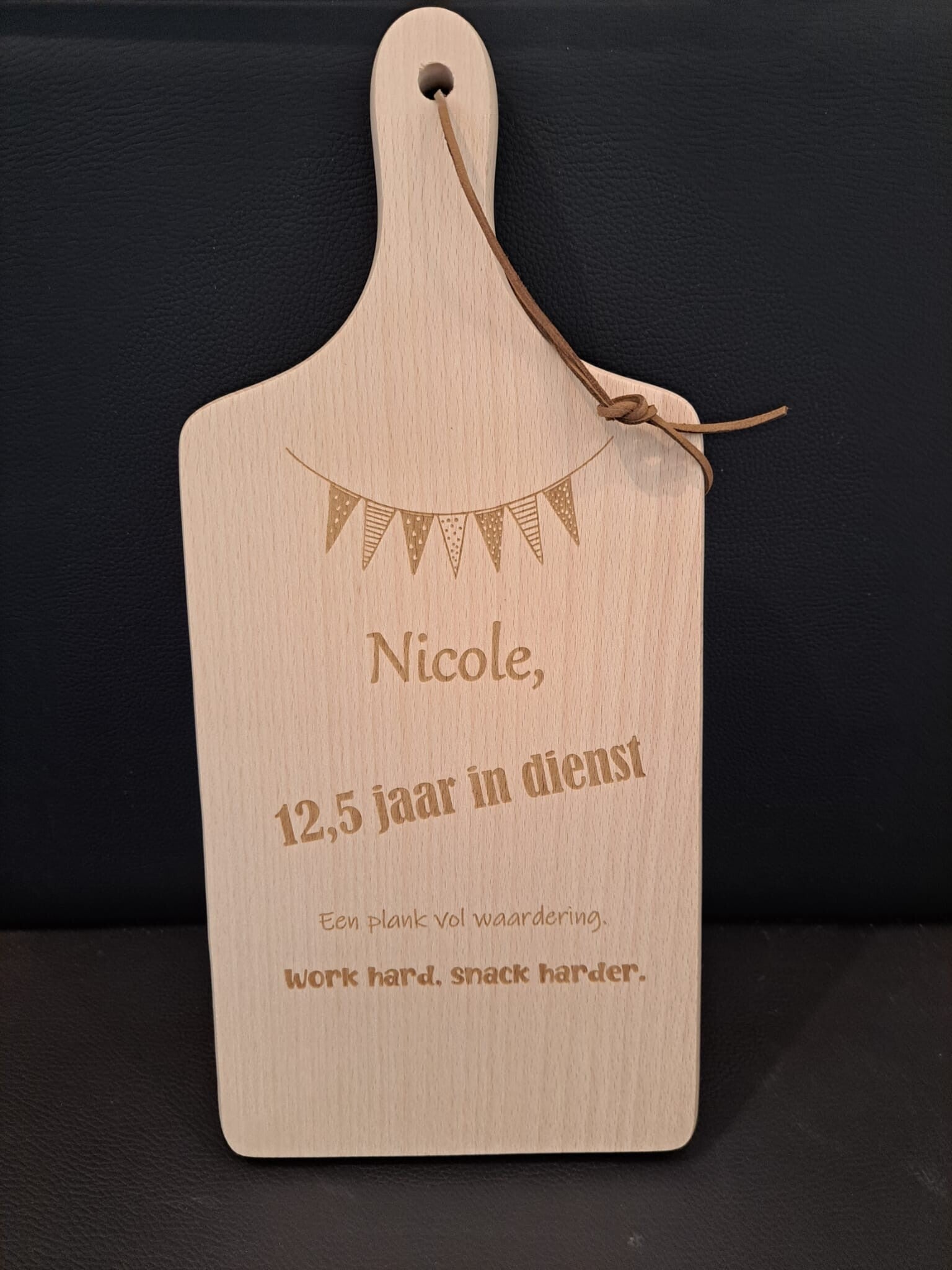 Borrelplank beukenhout 35cm met handvat