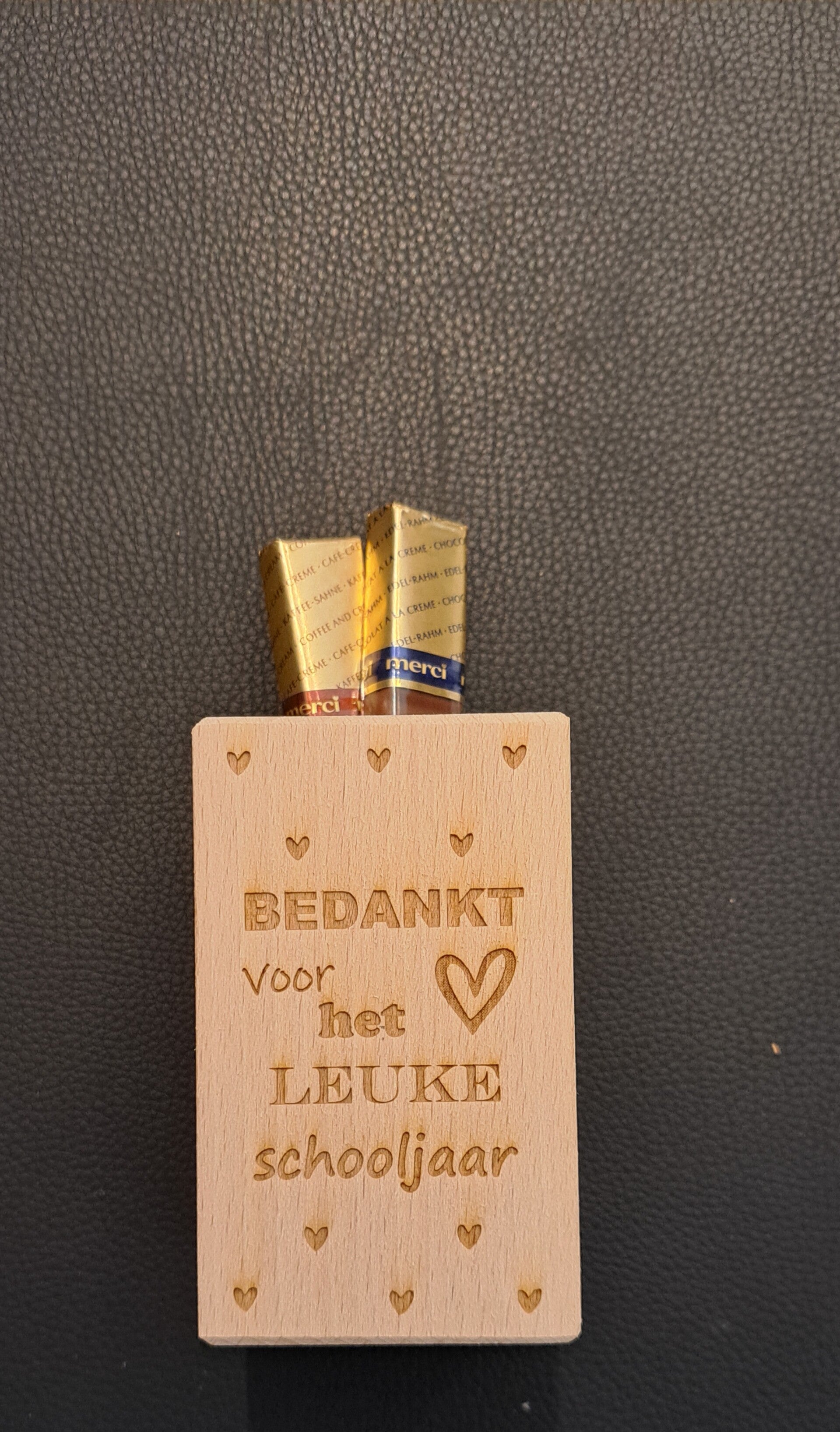 Pennenbakje met Merci chocolade