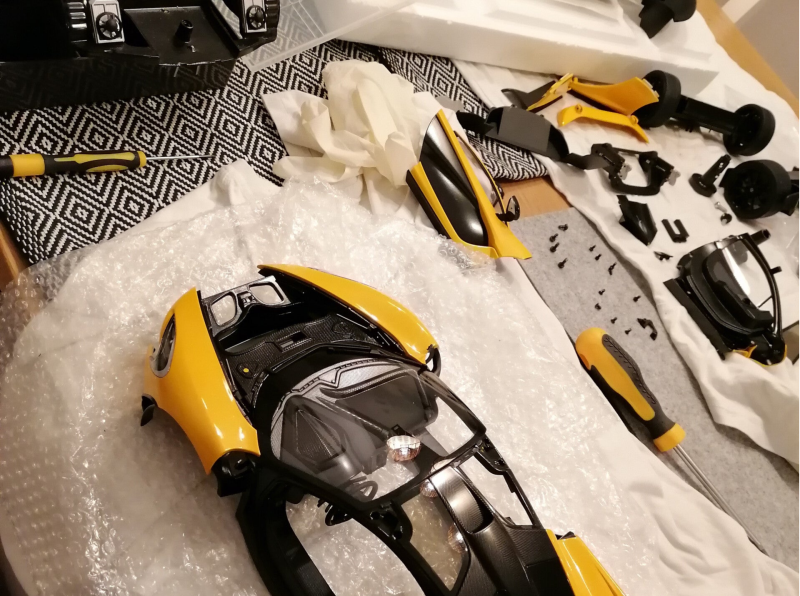 Modellauto Reparatur