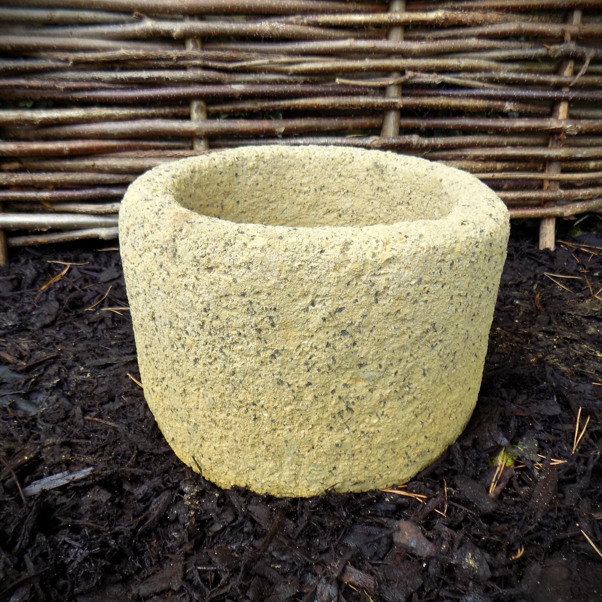 Cotswold Round Planter A