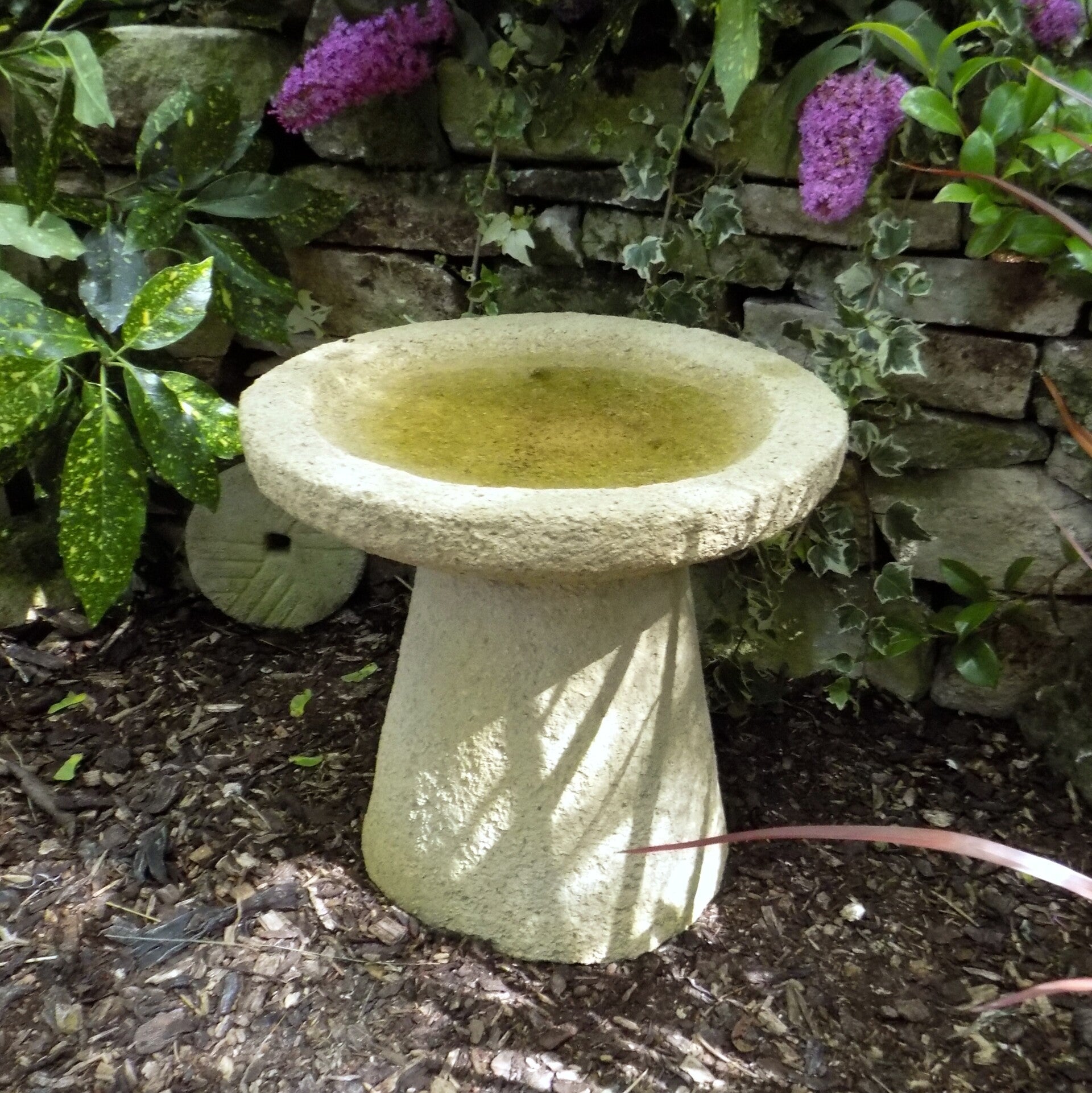 Cotswold Oval Bird Bath