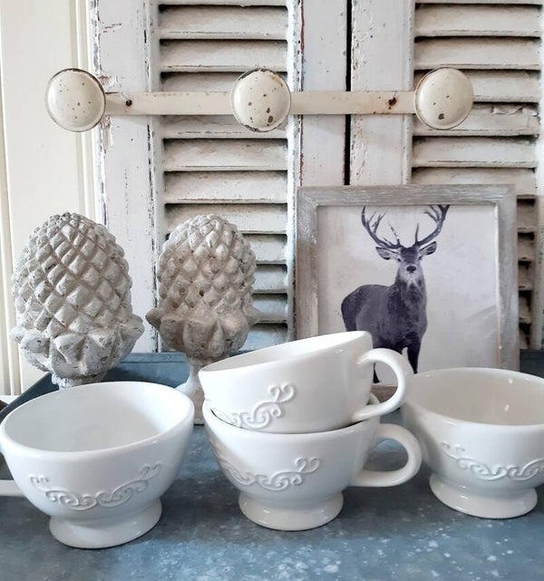 Leuke set van 4 witte Franse Brocante kopjes