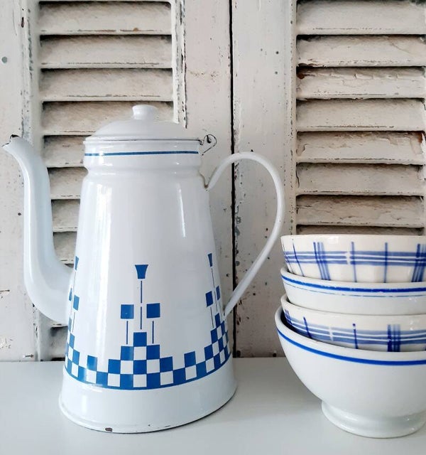 Franse wit emaille koffiekan wit/blauw geblokt
