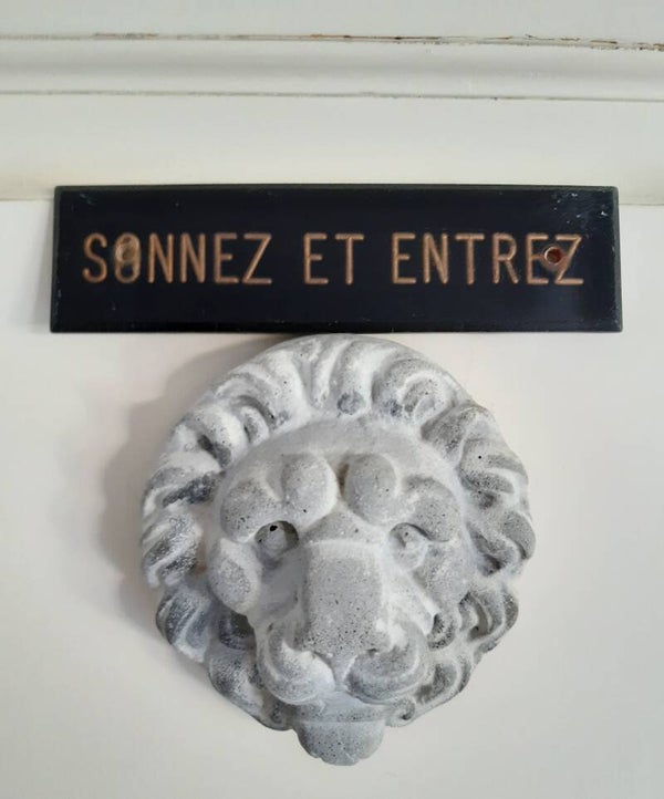 SONNEZ ET ENTREZ bordje