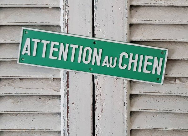 ATTENTION au CHIEN bordje