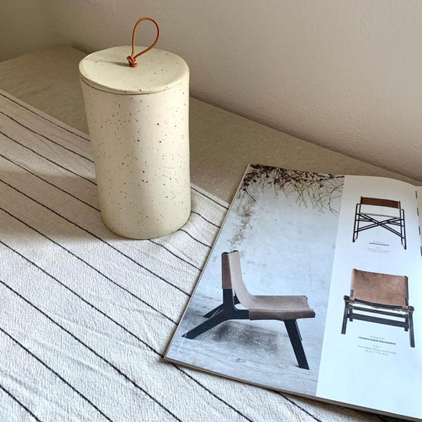 große Dose mit Deckel