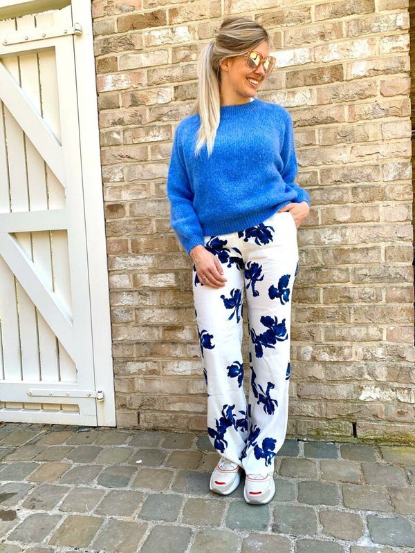 Blue flower pants