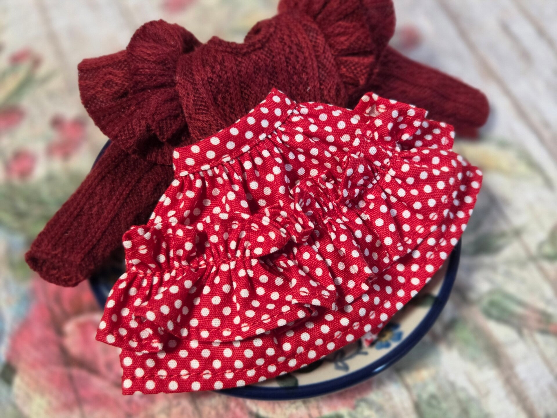 Short ruffle skirt for Blythe.5.50 cm. / Red-white dots
