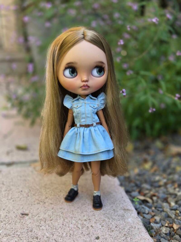 Beautifully fitting denim dress for Blythe dolls./ Lt blue