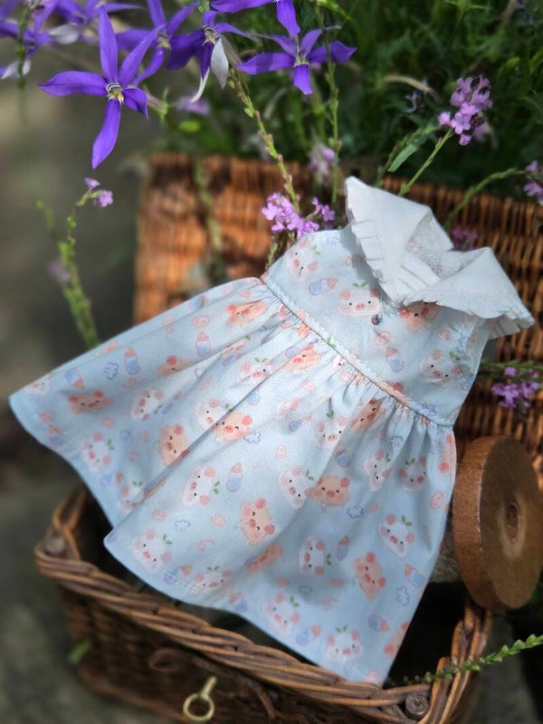 Sleeveless dress for Blythe & qbaby dolls with cute pig print. / Lt blue