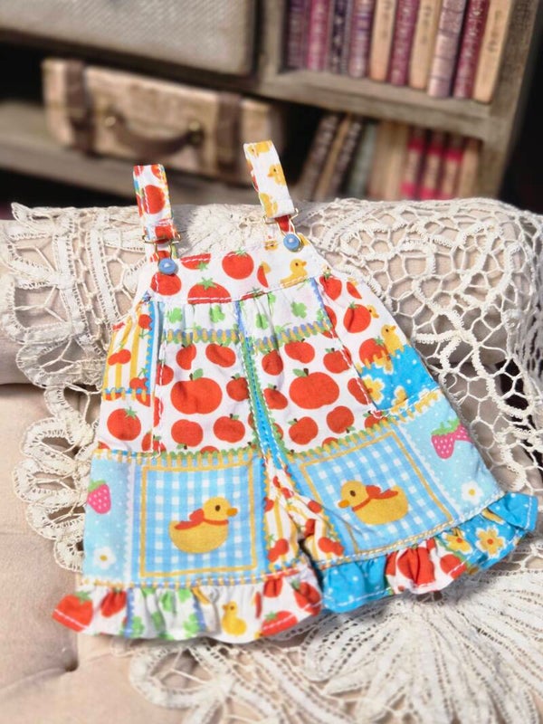 Colorful short overall for Blythe doll.