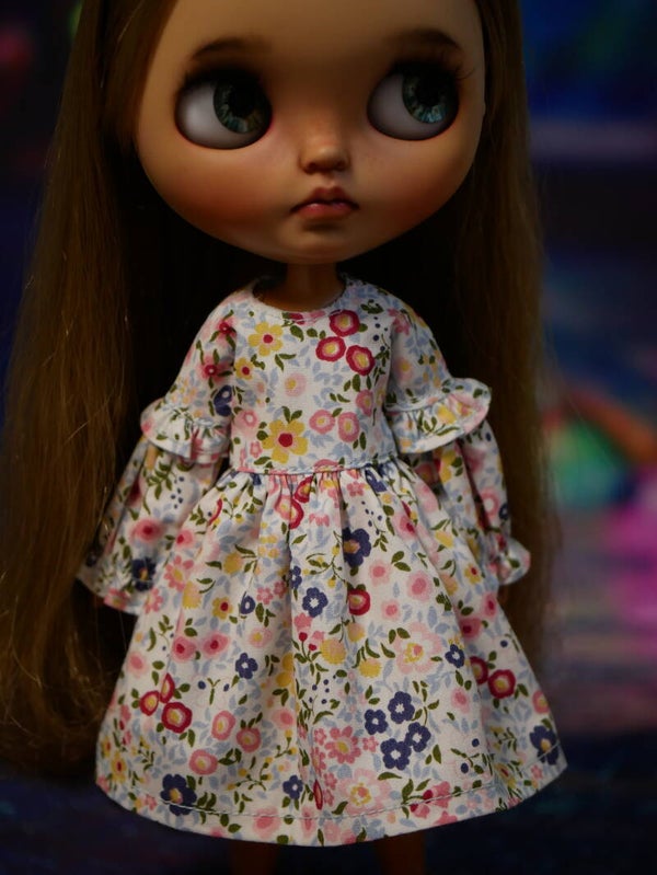Beautiful cotton dress for Blythe dolls / White with mini flowers