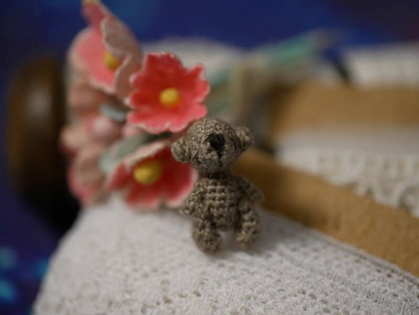 Crocheted mini Bear 1,50 cm with sewing thread / 02. Dk beige
