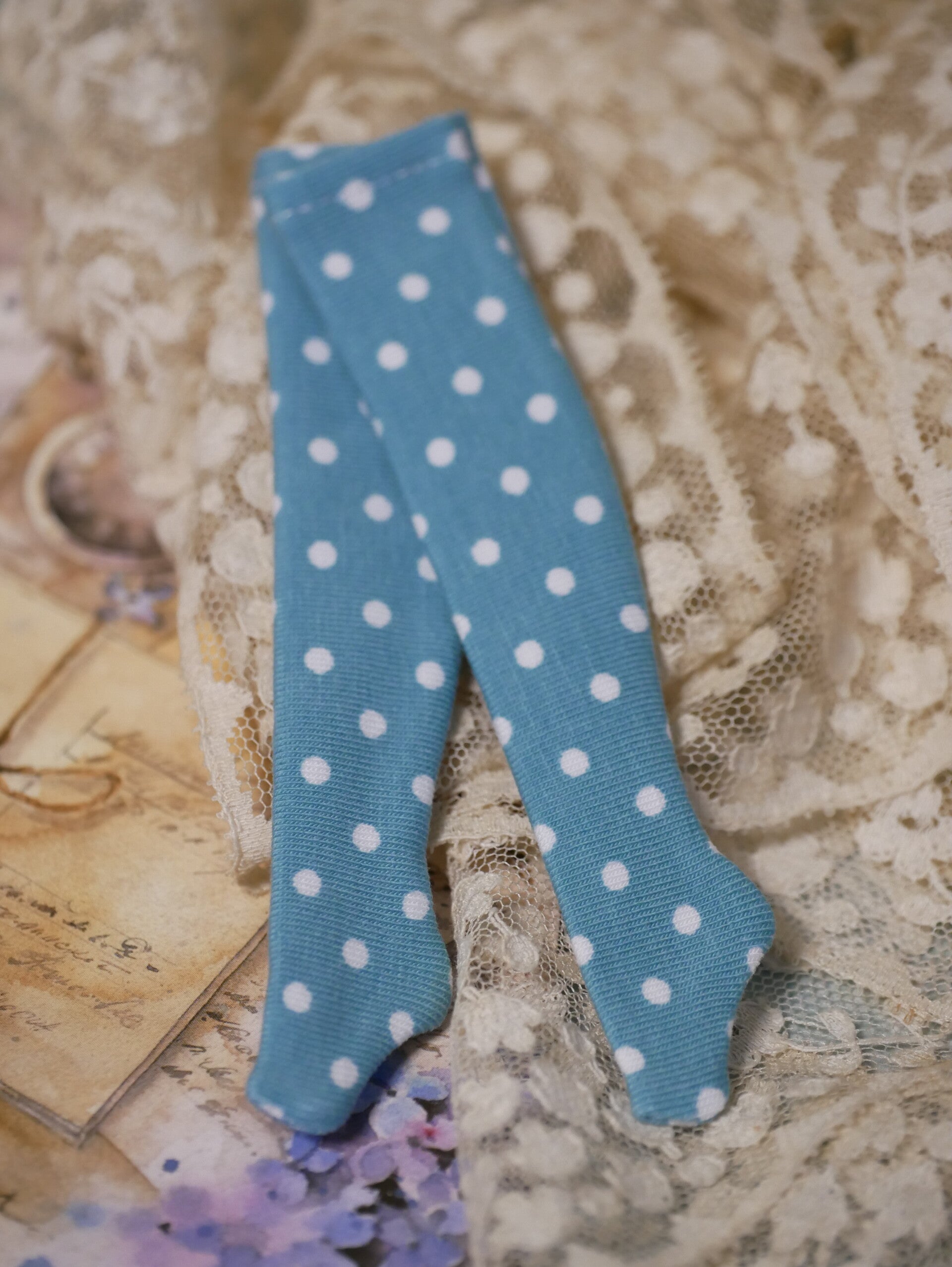 Long stockings for Blythe dolls./ Blue-White dots