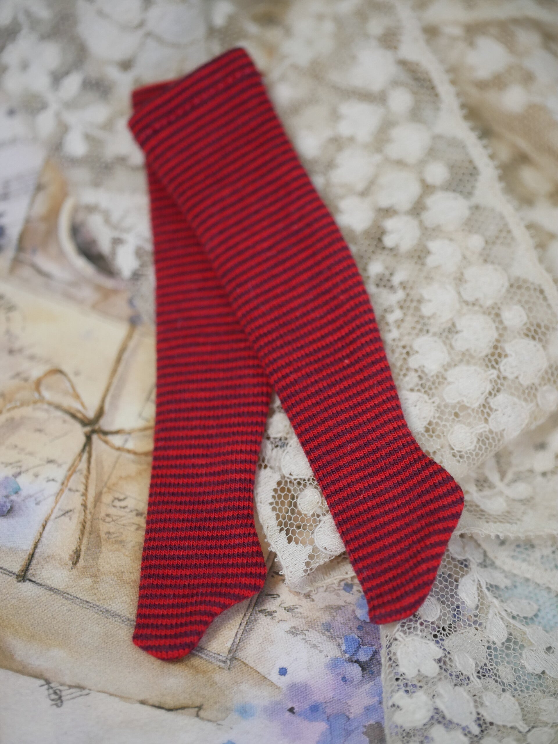 Long stockings for Blythe dolls./ black and red small line
