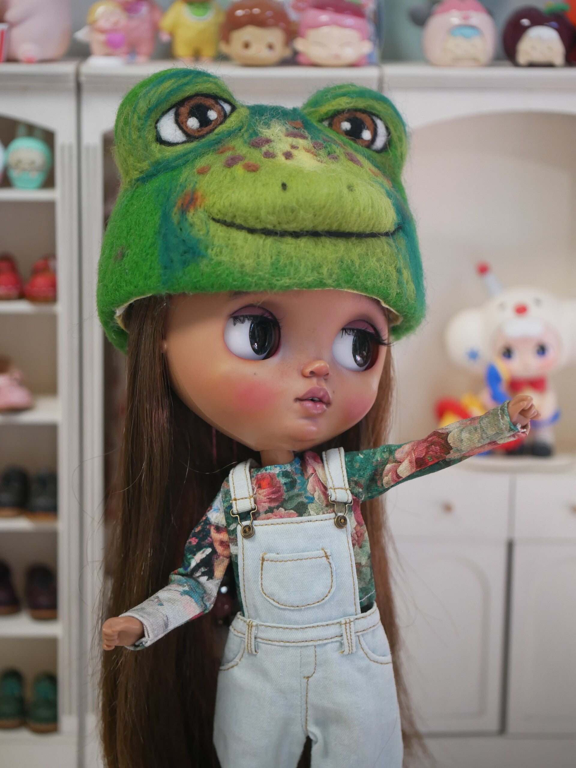 Frog hat/ hand made.