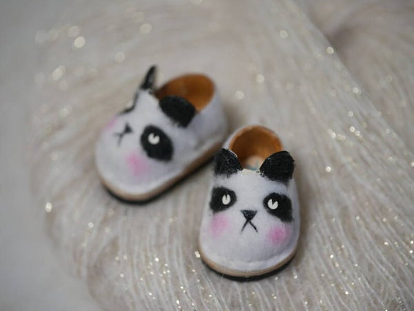 Cute fluffy animal shoes for Blythe. / Panda
