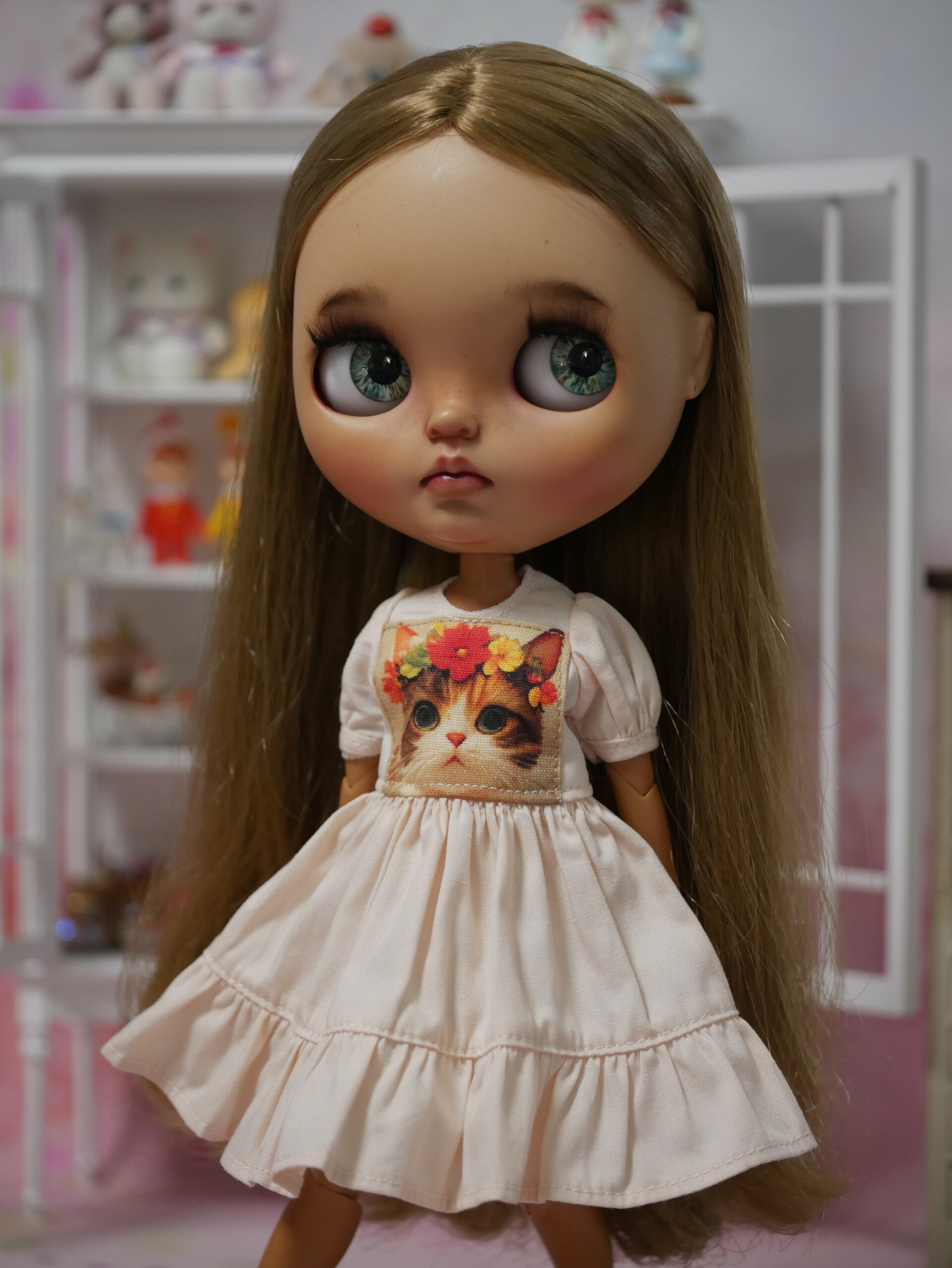 Cat lover dress for Blythe. / Beige-pink