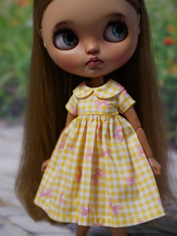 Short sleeve dress for Blythe doll. /Yellow /bow