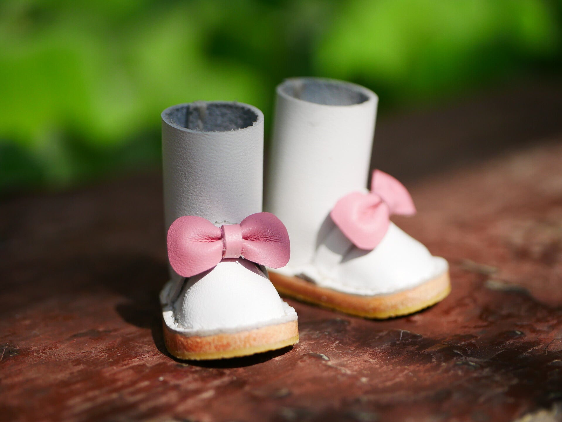 Leather boots with bow for Blythe Joint Body./ White-pink