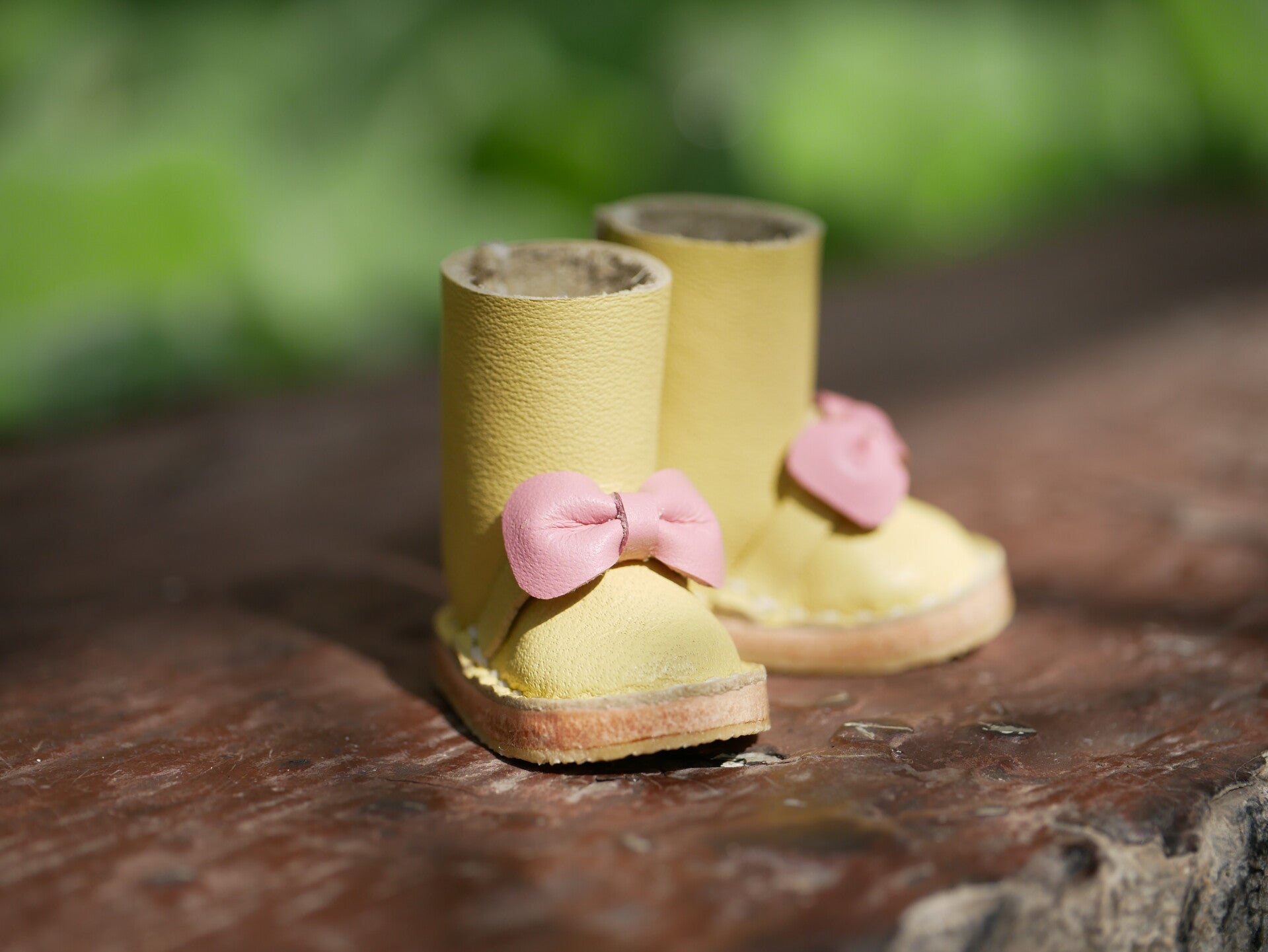 Leather boots with bow for Blythe Joint Body. / Yellow-pink