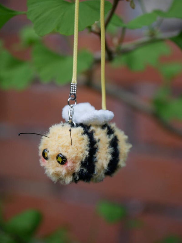 Crochet Bee bag for dolls.