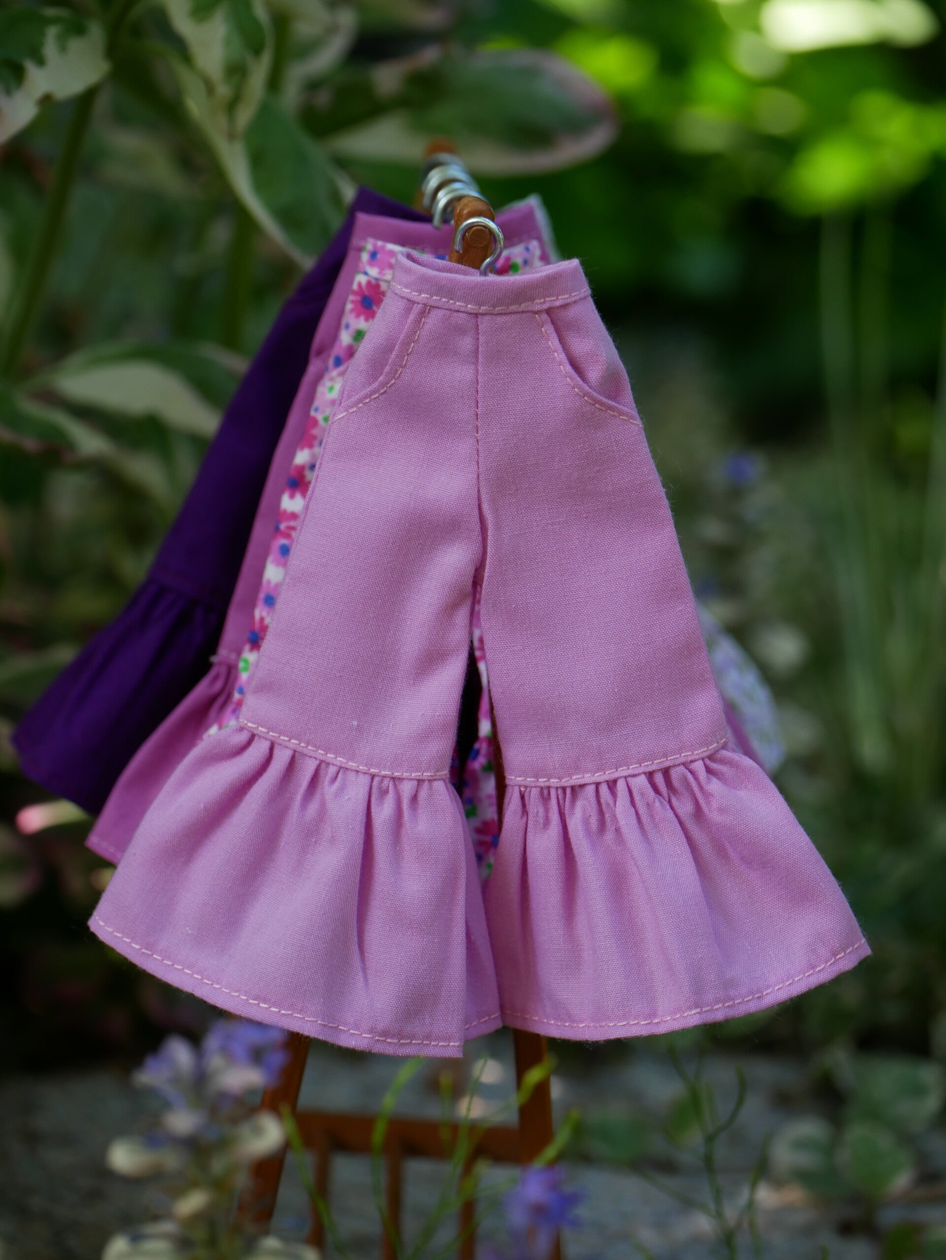Pants with ruffle for Blythe doll. / Pink lilac