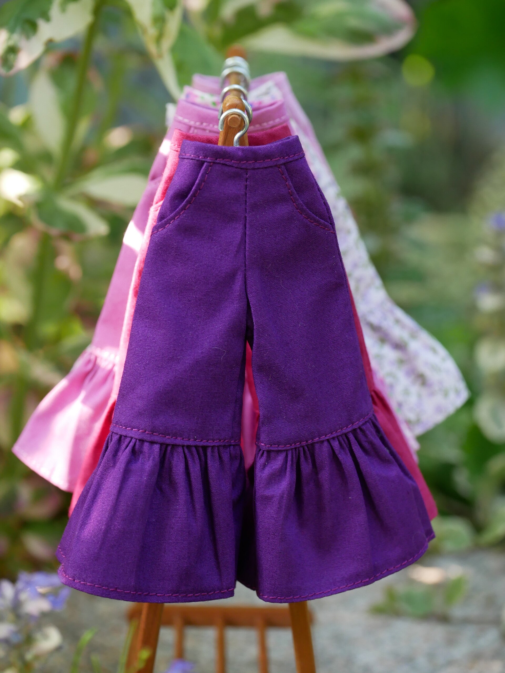 Pants with ruffle for Blythe doll. / Purple