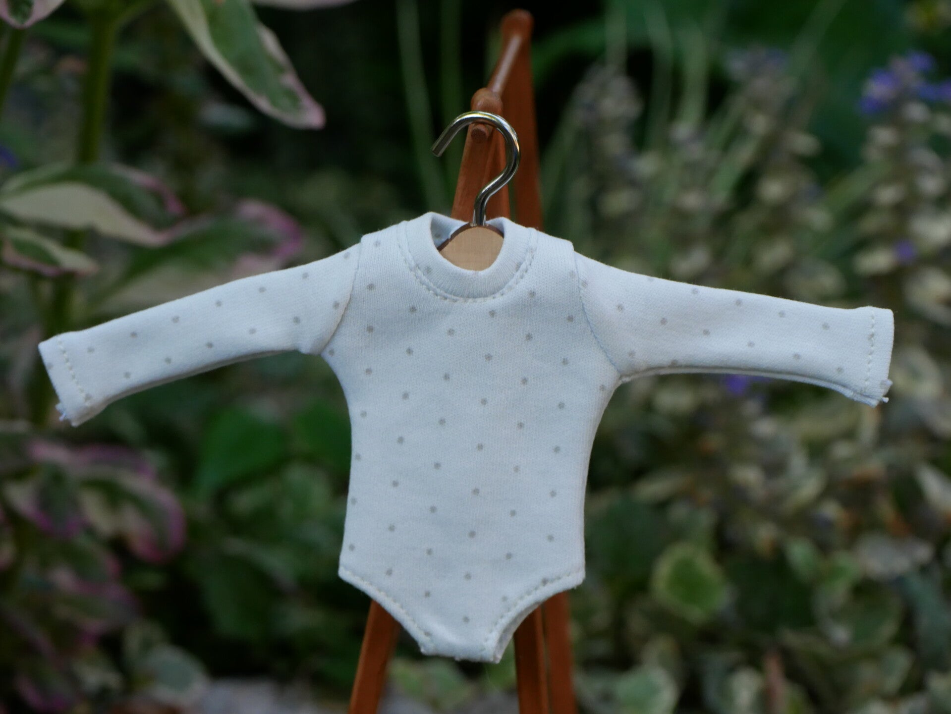 Body for Blythe with long sleeved. / Gray-blue dots