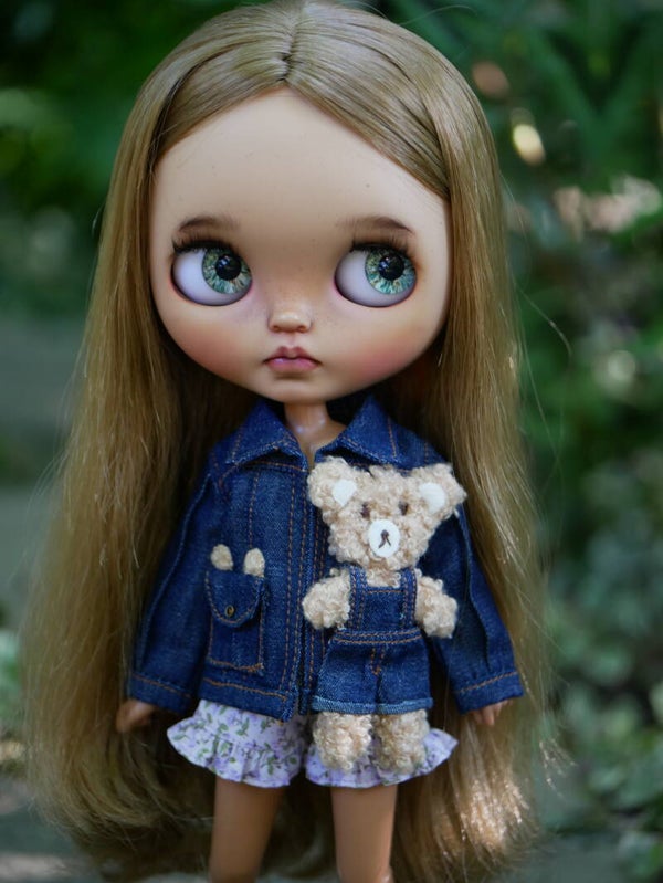 Cute denim jacket with bear. / Dk blue